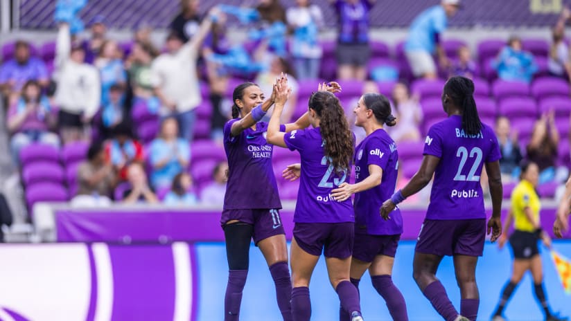 MarkThor-PridevSeattleReignFC-110224-OCOP0973